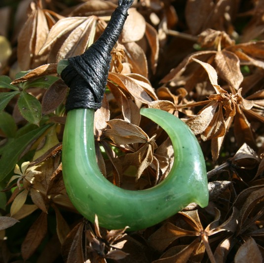 Hook Jade pendant